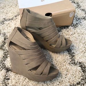 5” Call It Spring Peep Toe Wedge (Gray Beige)